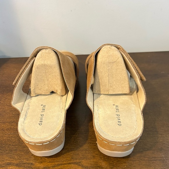 David Tate Women's Laurel Wedge Sandal Tan Suede 10 Wide New without tags or box - Picture 4 of 9